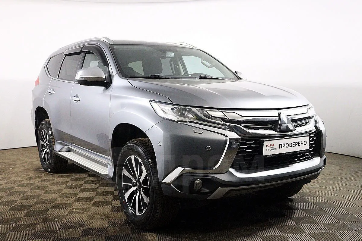 Mitsubishi Pajero Image 3